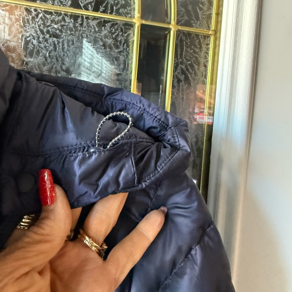 Woman’s LULULEMON BRAVE THE COLD JACKET! - Picture 6 of 10
